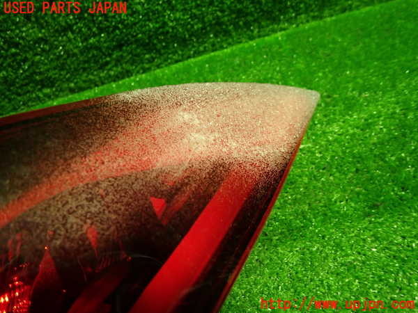 1UPJ-9237411530]ジャガー・XF スポーツブレイク(JBS2XC)右テールランプ 中古_2