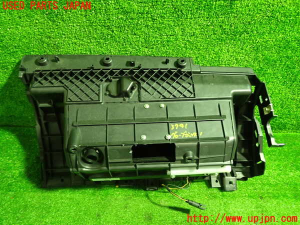 1UPJ-9237417516]ジャガー・XF スポーツブレイク(JBS2XC)グローブボックス1 中古_3