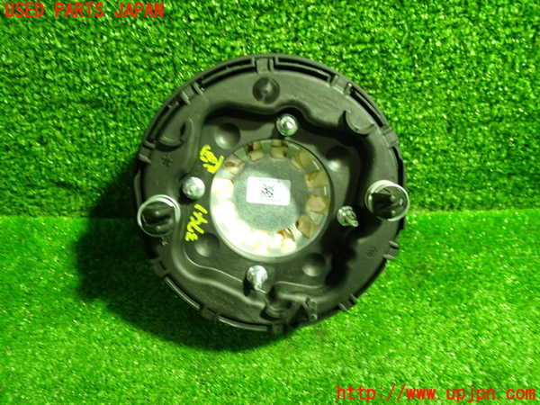 1UPJ-9237417865]ジャガー・XF スポーツブレイク(JBS2XC)運転席側エアバッグカバー 中古_2