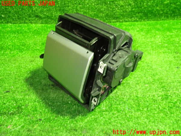 1UPJ-9237417527]ジャガー・XF スポーツブレイク(JBS2XC)エアコン吹き出し口2 (左) 中古_2