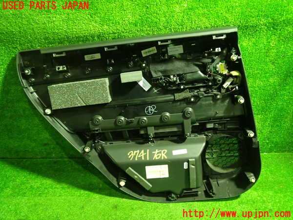 1UPJ-9237411294]ジャガー・XF スポーツブレイク(JBS2XC)右後ドア内張り 中古_2