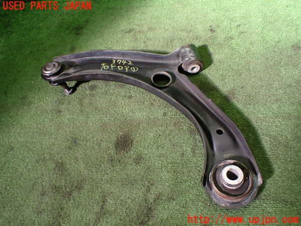1UPJ-9237425176]ソリオ バンディット(MA37S)右フロントロアアーム1 中古_2