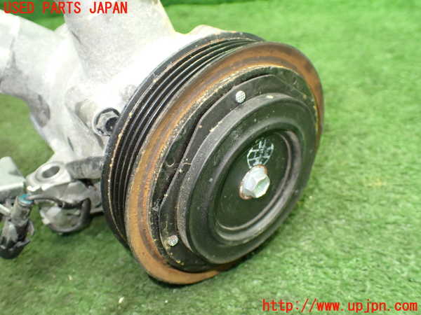 1UPJ-9237426025]ソリオ バンディット(MA37S)エアコンコンプレッサー 中古_3