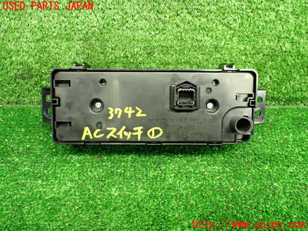 1UPJ-9237426066]ソリオ バンディット(MA37S)エアコンスイッチ1 中古_2