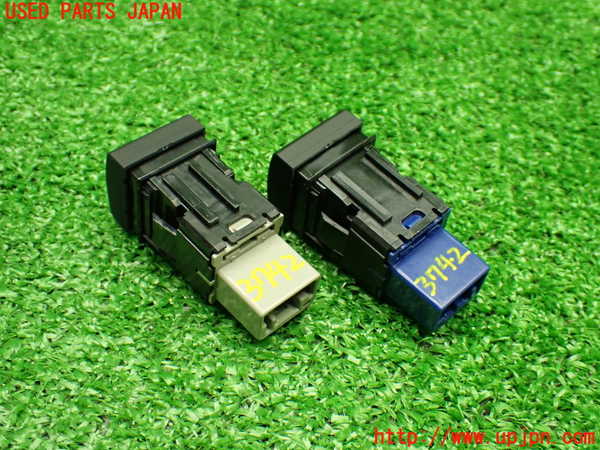 1UPJ-9237426308]ソリオ バンディット(MA37S)スイッチ3 (INFO、ODO TRIP) 中古_3