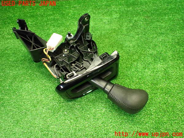 1UPJ-9237427555]ソリオ バンディット(MA37S)ATシフトレバー 中古_3