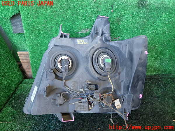 1UPJ-9237431130]シボレー・サバ―バン(型式不明)右ヘッドライト ハロゲン 中古_3