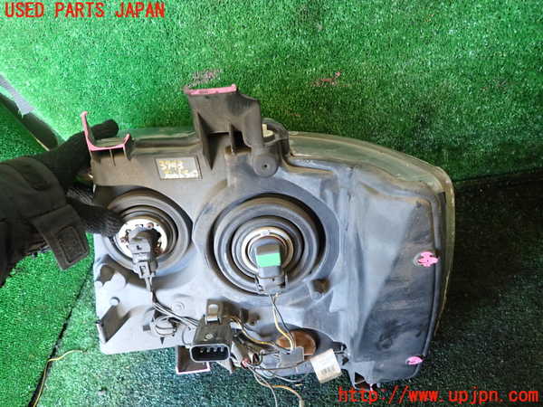 1UPJ-9237431130]シボレー・サバ―バン(型式不明)右ヘッドライト ハロゲン 中古_4