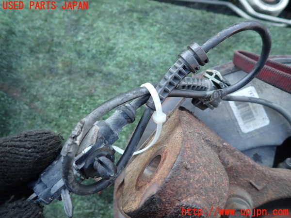 1UPJ-9237434295]シボレー・サバ―バン(型式不明)左フロントナックルハブ 中古_3