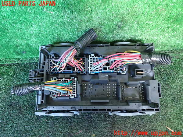 1UPJ-9237436741]シボレー・サバ―バン(型式不明)ヒューズボックス1(EGルーム内運転席側) 中古_2