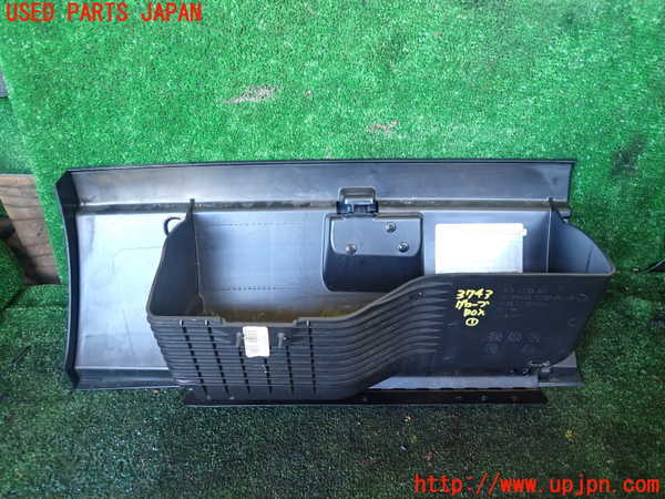 1UPJ-9237437516]シボレー・サバ―バン(型式不明)グローブボックス1 中古_4