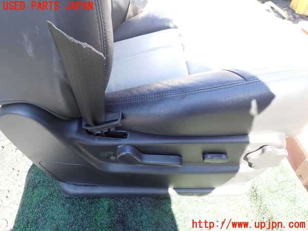 1UPJ-9237437065]シボレー・サバ―バン(型式不明)助手席シート 中古_4