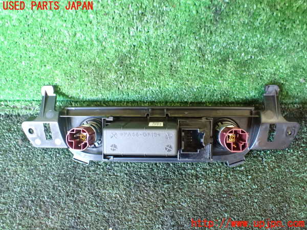 1UPJ-9237437841]シボレー・サバ―バン(型式不明)小物入れ1 中古_3