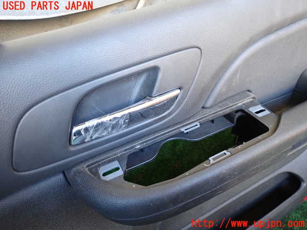 1UPJ-9237431234]シボレー・サバ―バン(型式不明)右前ドア内張り 中古_2