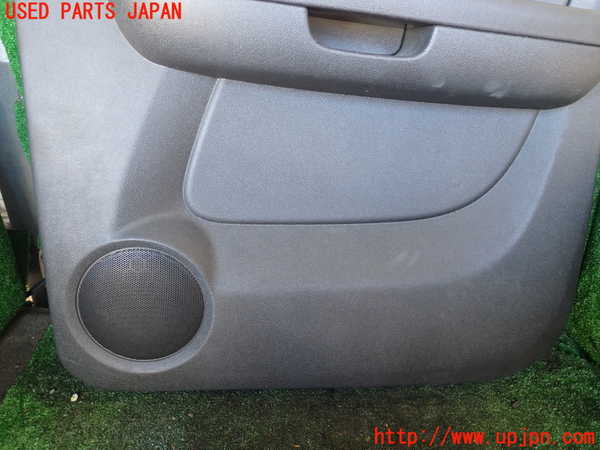 1UPJ-9237431294]シボレー・サバ―バン(型式不明)右後ドア内張り 中古_3