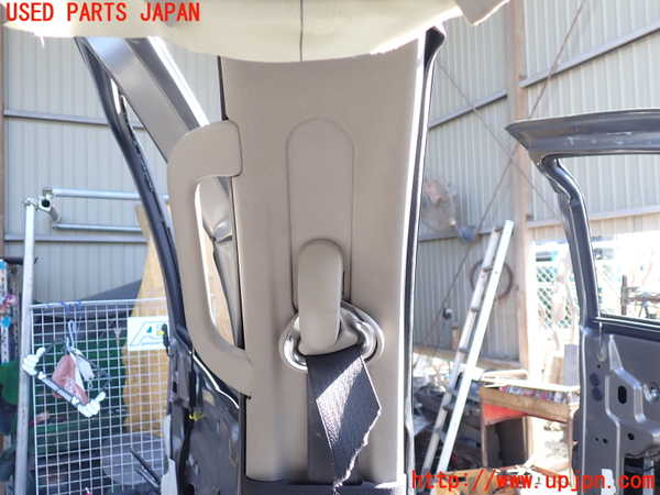 1UPJ-9237437670]シボレー・サバ―バン(型式不明)左センターピラートリム 中古_2