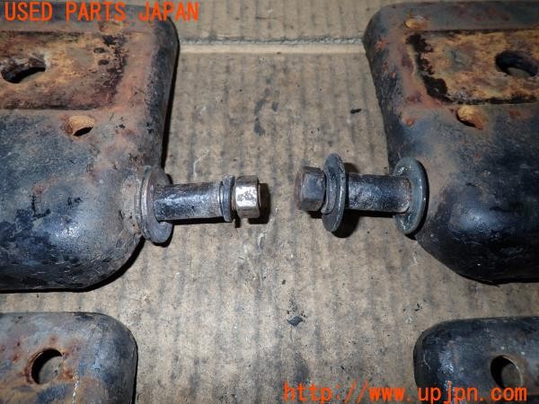 3UPJ=9237440401]三菱 ジープ キャンバストップ(J53(改))純正 スプリングプレート ロアブラケット 中古_3