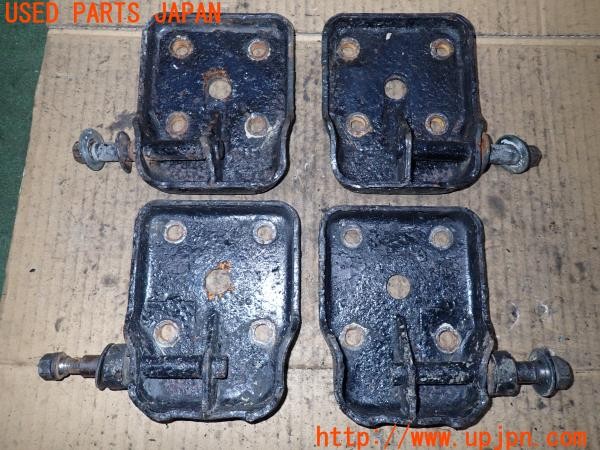 3UPJ=9237440401]三菱 ジープ キャンバストップ(J53(改))純正 スプリングプレート ロアブラケット 中古_4