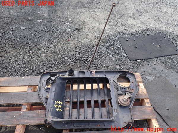 1UPJ-9237441050]三菱ジープ(J53(改))ラジエターグリル 中古_3