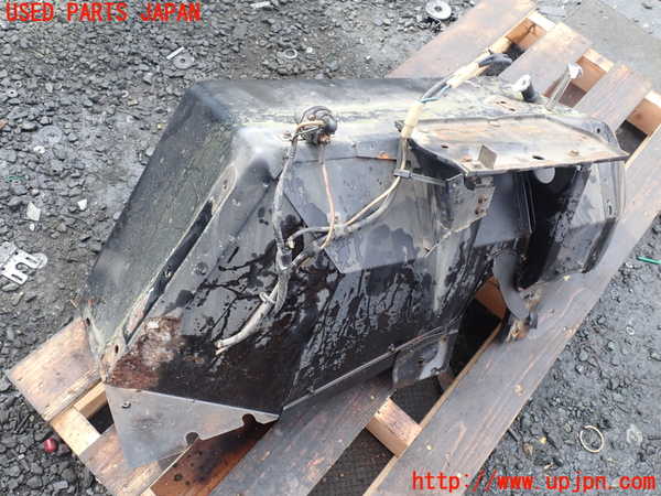 1UPJ-9237441082]三菱ジープ(J53(改))左前フェンダー 【ジャンク】_3