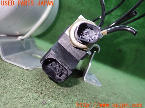 3UPJ=9237460401]ジャガー XJ XJ8 3.5(J72RA X350)純正 2W93-5B696-AF エアサスタンク ソレノイドバルブブロック付き 中古_4