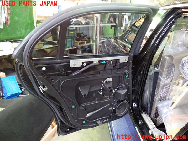 1UPJ-9237461320]ジャガー・XJ(J72RA)左後ドア SEKURIT M25100 中古_5