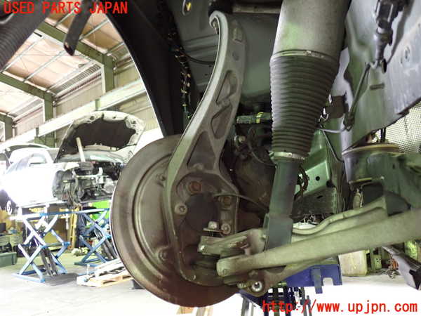 1UPJ-9237464290]ジャガー・XJ(J72RA)右フロントナックルハブ 中古_2