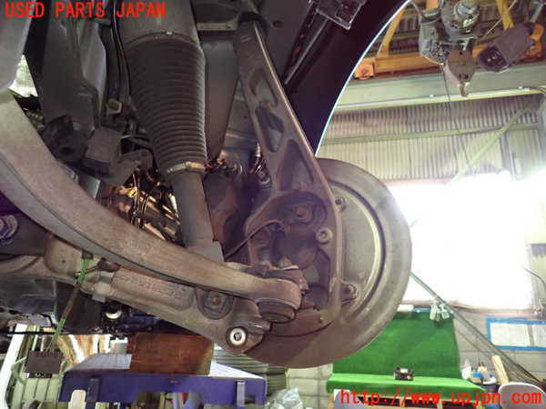 1UPJ-9237464295]ジャガー・XJ(J72RA)左フロントナックルハブ 中古_2