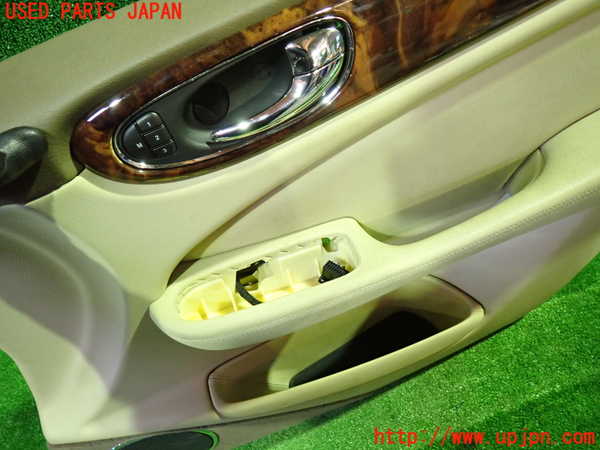 1UPJ-9237461234]ジャガー・XJ(J72RA)右前ドア内張り 中古_2