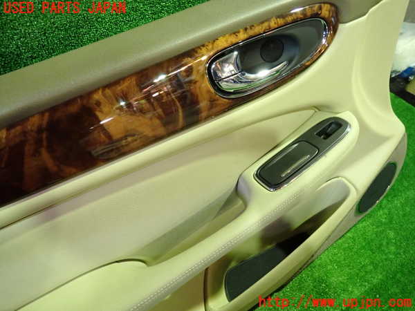 1UPJ-9237461264]ジャガー・XJ(J72RA)左前ドア内張り 中古_2