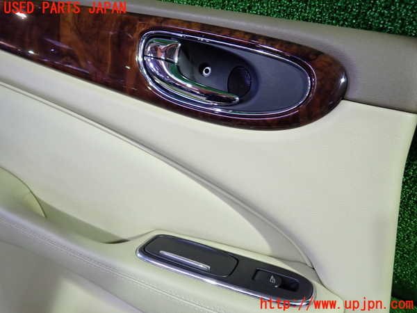 1UPJ-9237461324]ジャガー・XJ(J72RA)左後ドア内張り 中古_2
