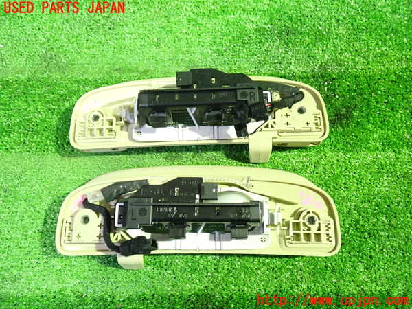 1UPJ-9237466412]ジャガー・XJ(J72RA)ルームランプ2 (2列目) 中古_2