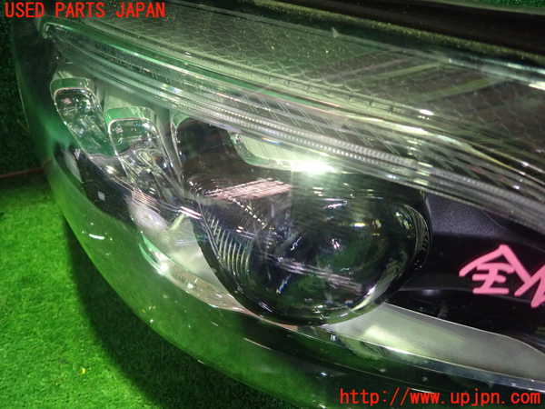 1UPJ-9237471130]ベンツ C220 d(205014)(W205)右ヘッドライト LED 中古_3