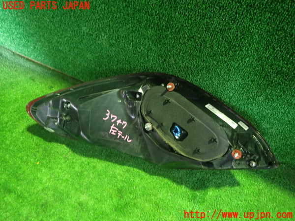 1UPJ-9237471536]ベンツ C220 d(205014)(W205)左テールランプ 中古_3