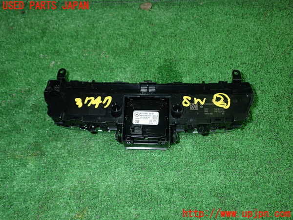 1UPJ-9237476307]ベンツ C220 d(205014)(W205)スイッチ2 (オーディオコントロール、ハザード) 中古_4