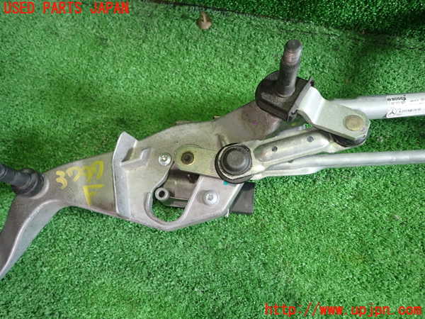 1UPJ-9237476770]ベンツ C220 d(205014)(W205)フロントワイパーモーター 中古_2