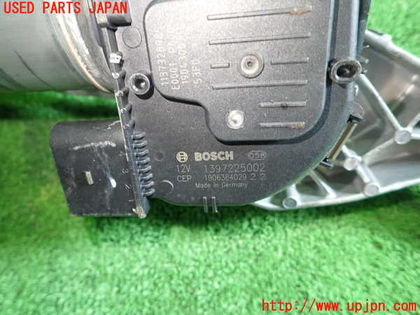 1UPJ-9237476770]ベンツ C220 d(205014)(W205)フロントワイパーモーター 中古_3