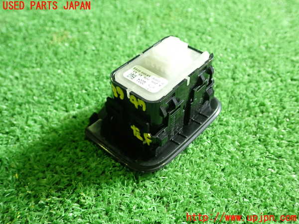 1UPJ-9237476245]ベンツ C220 d(205014)(W205)左前パワーウィンドウスイッチ 中古_2