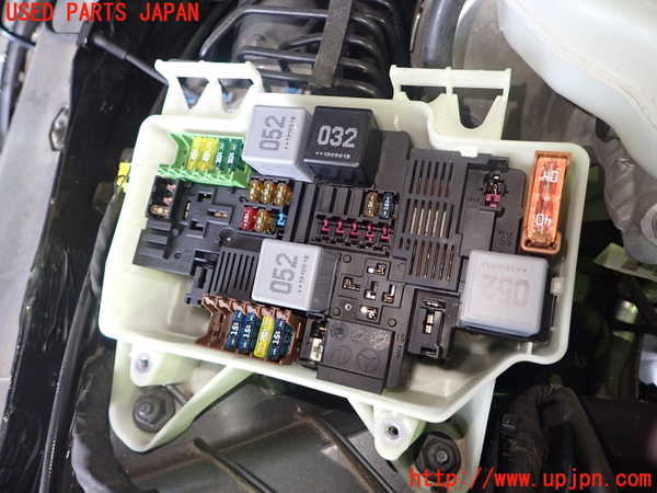 1UPJ-9237476742]ベンツ C220 d(205014)(W205)ヒューズボックス2 中古_2