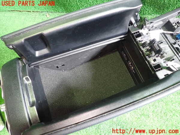 1UPJ-9237477540]ベンツ C220 d(205014)(W205)センターコンソール 中古_3