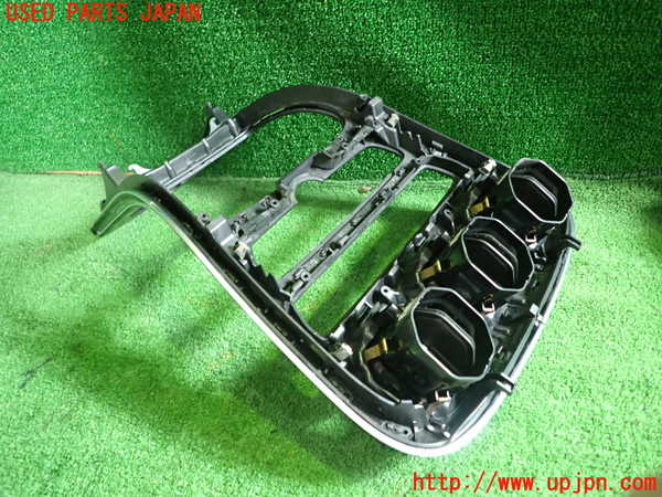 1UPJ-9237477549]ベンツ C220 d(205014)(W205)コンソール 中古_3