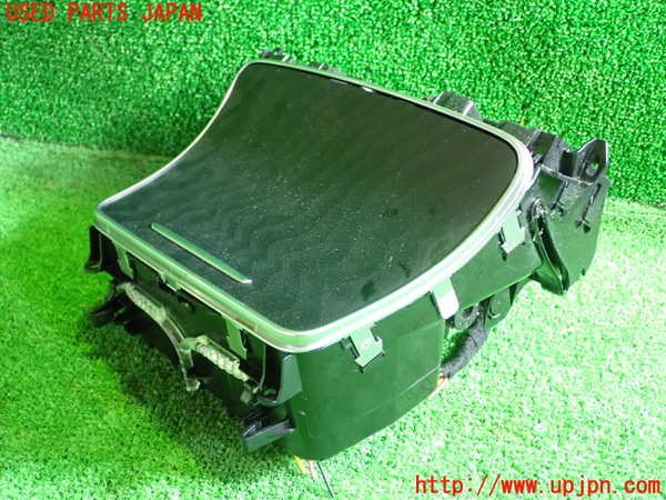 1UPJ-9237477841]ベンツ C220 d(205014)(W205)小物入れ1 中古_2