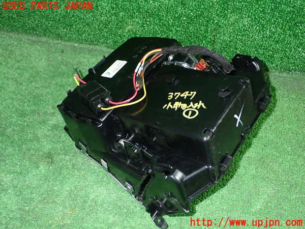 1UPJ-9237477841]ベンツ C220 d(205014)(W205)小物入れ1 中古_3