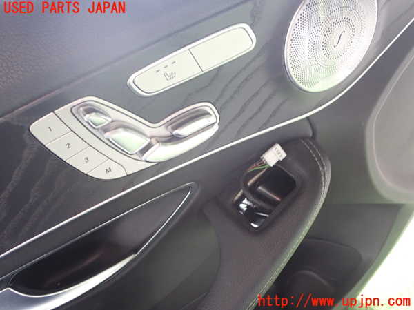 1UPJ-9237471264]ベンツ C220 d(205014)(W205)左前ドア内張り 中古_3