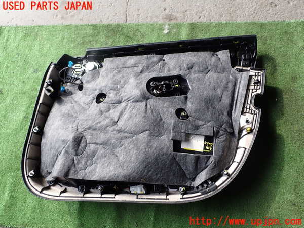 1UPJ-9237471264]ベンツ C220 d(205014)(W205)左前ドア内張り 中古_4