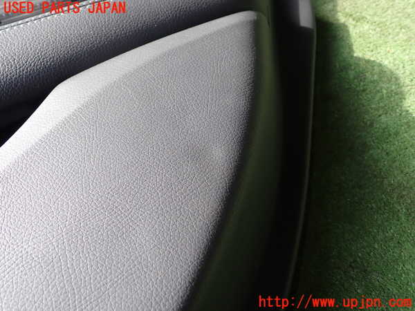 1UPJ-9237471294]ベンツ C220 d(205014)(W205)右後ドア内張り 中古_3