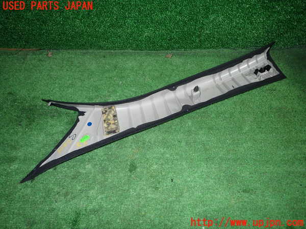 1UPJ-9237477655]ベンツ C220 d(205014)(W205)右フロントピラートリム 中古_4