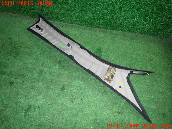 1UPJ-9237477660]ベンツ C220 d(205014)(W205)左フロントピラートリム 中古_4