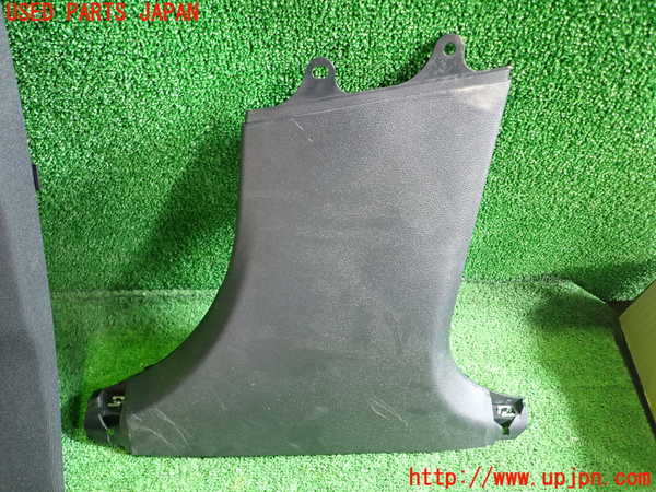 1UPJ-9237477665]ベンツ C220 d(205014)(W205)右センターピラートリム 中古_4