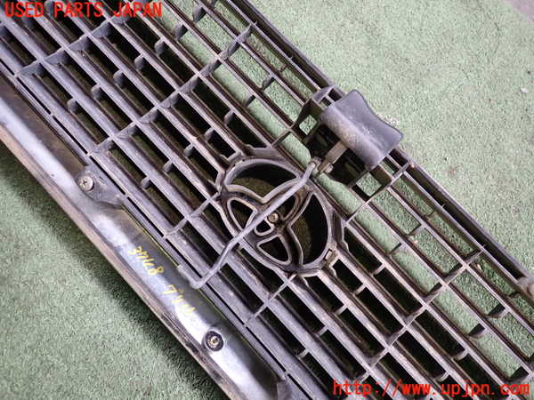 2UPJ-9237481050]セルシオ(UCF11)ラジエターグリル 中古_3